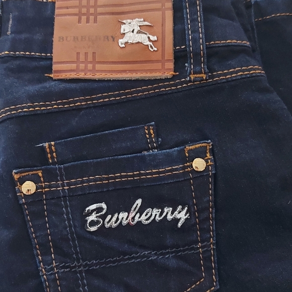 Genuine Burberry dark wash skinny jeans - Picture 4 of 11